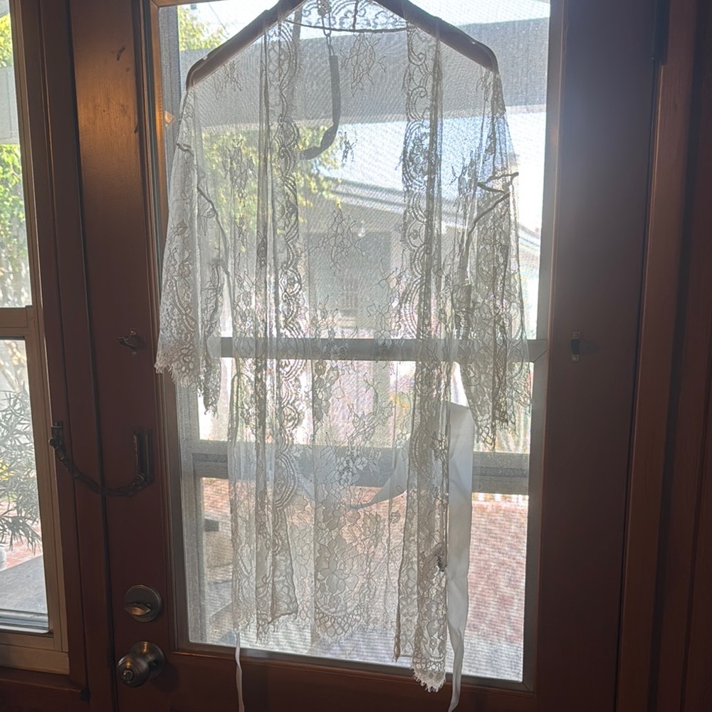 Elegant Sheer Lace Bridal Kimono Robe